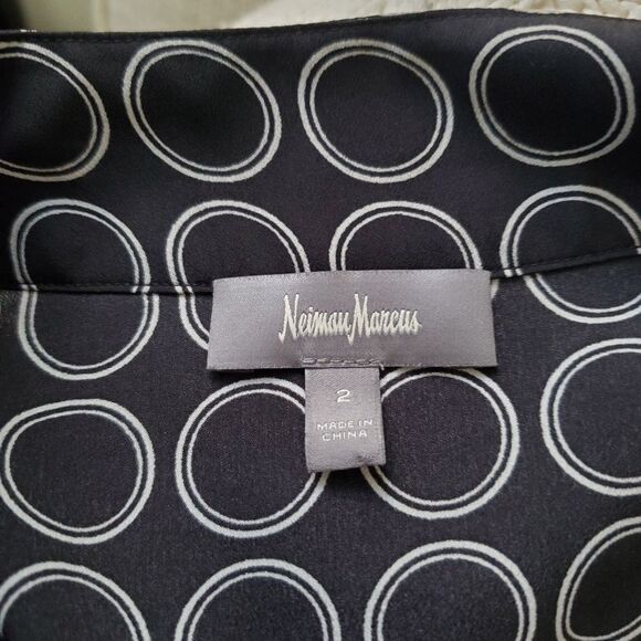 Neiman Marcus Printed V-neck Tunic sz 2 - Picture 11 of 12